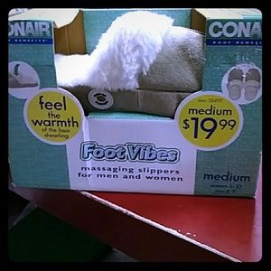 CONAIR BODY BENEFITS MASSAGING SLIPPERS